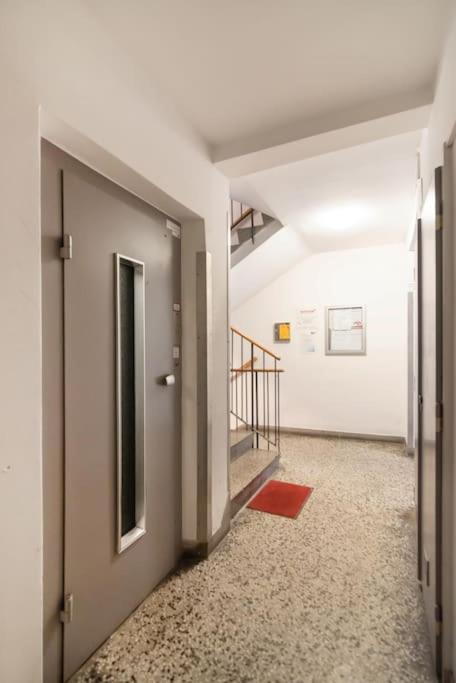 Ruhelage Im Zentrum Nahe Schottentor-Contactless Self-Check-In Vienna Esterno foto